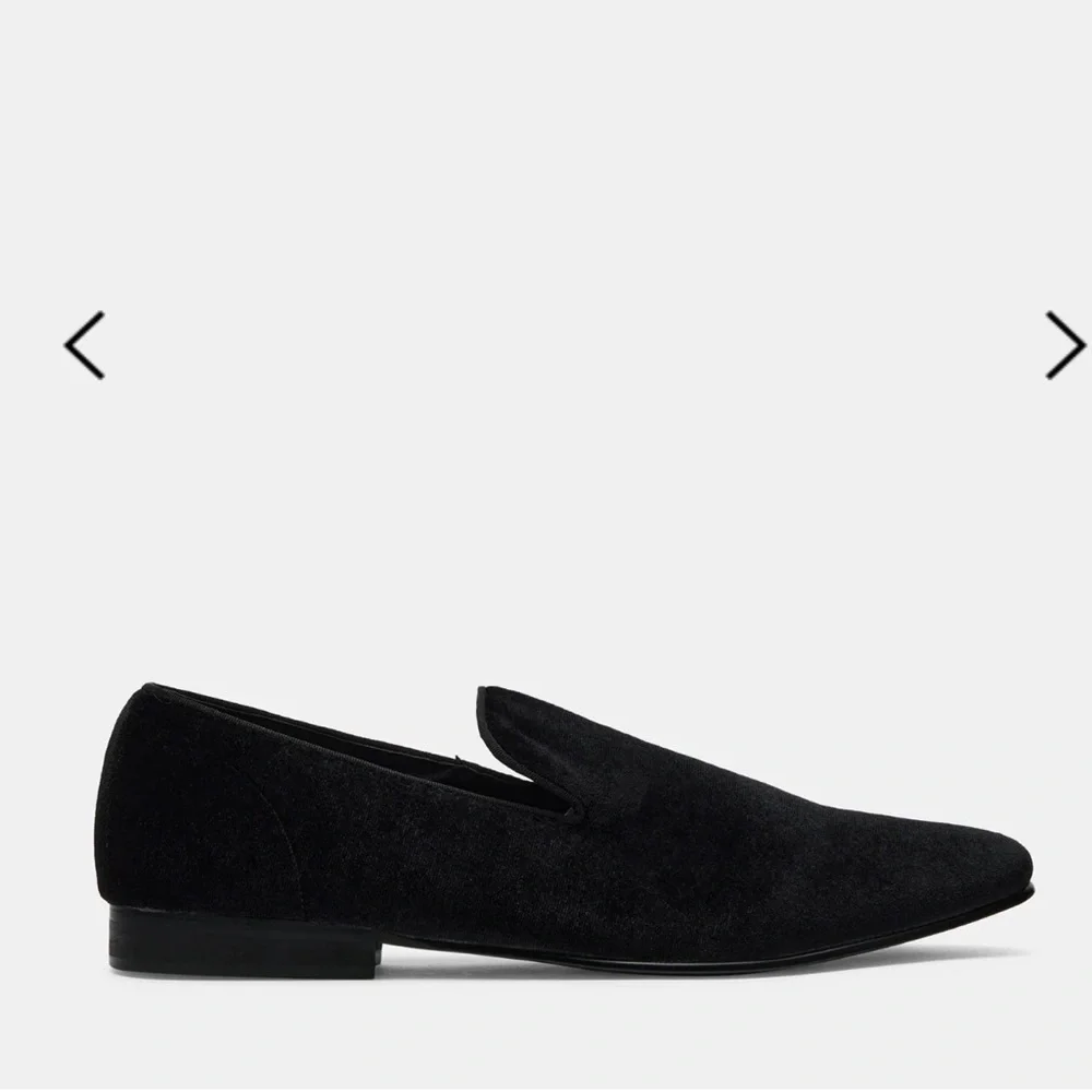 Steve Madden Black Velvet Slip-On Loafers – Size 9.5 MENS